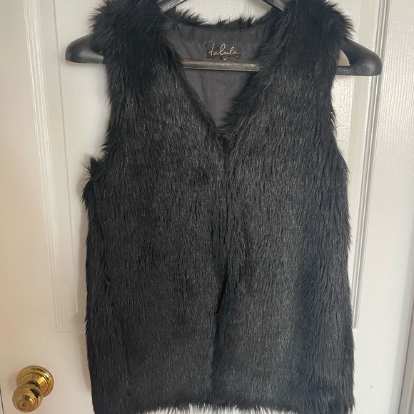 Talula black faux fur vest - Picture 2 of 4